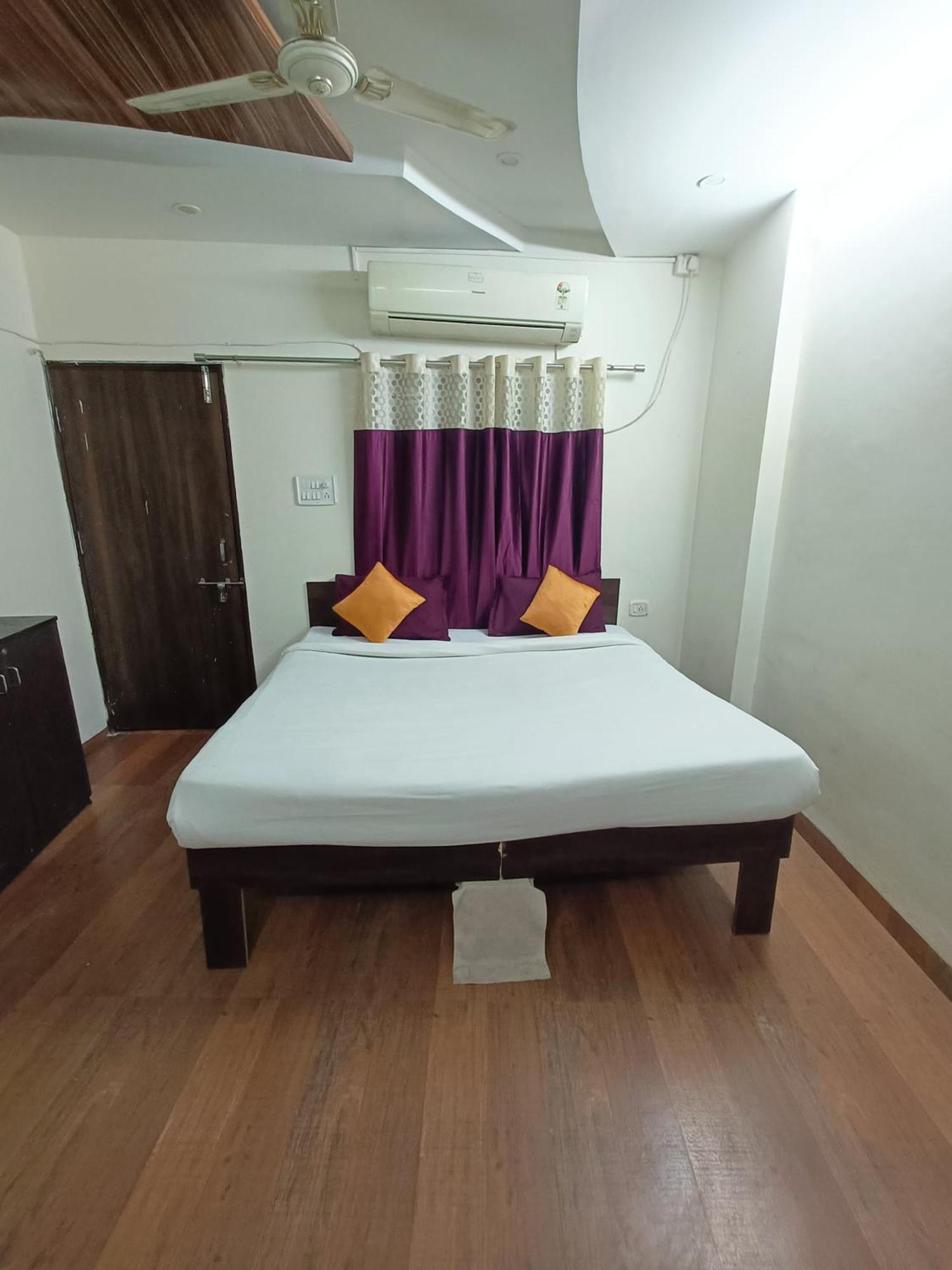 Hotel Rose Valley Indore Exteriör bild