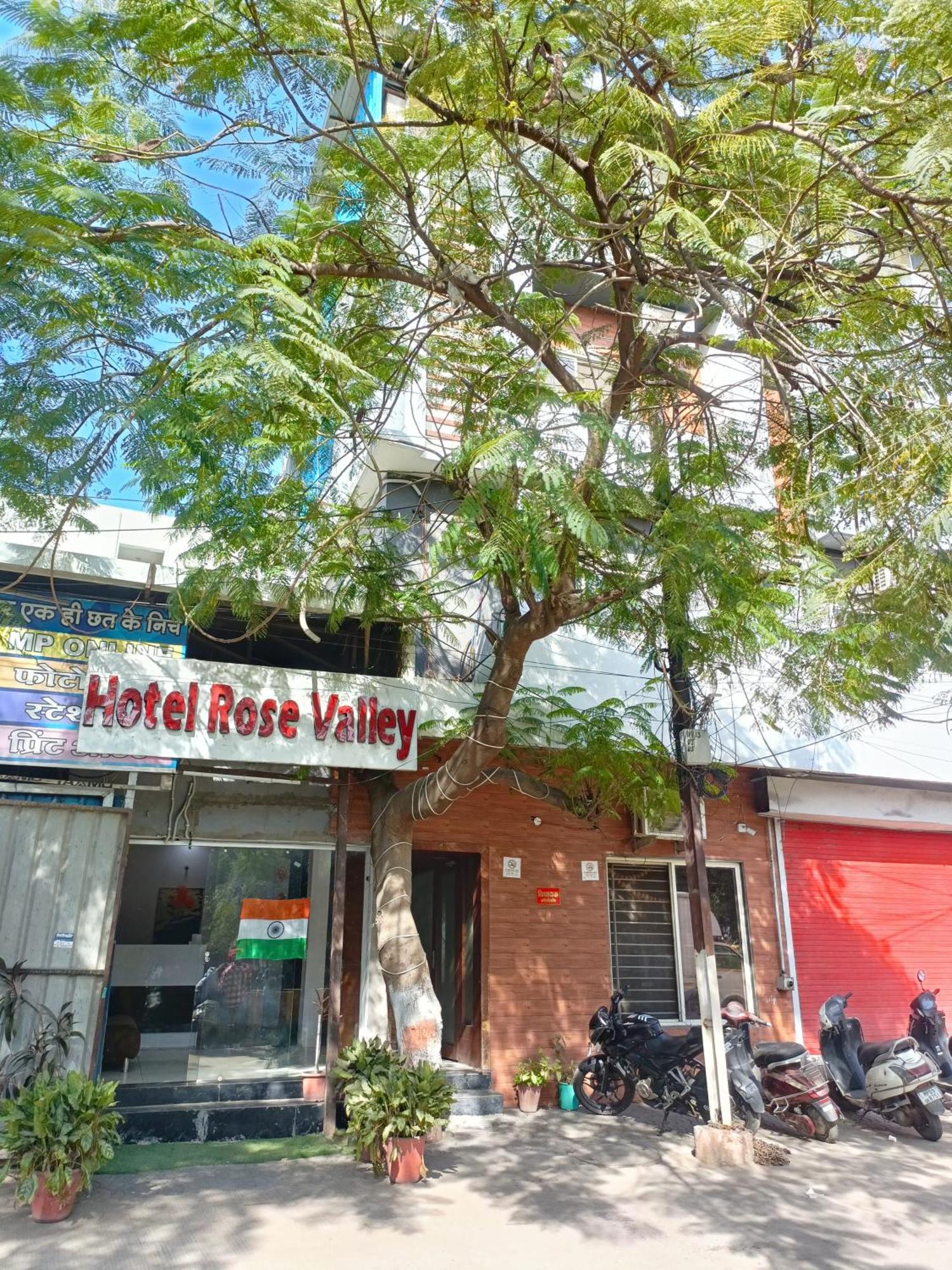 Hotel Rose Valley Indore Exteriör bild